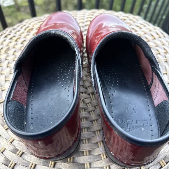 Dansko Shoes Womens 8.5-9 EU 39 Professional Clogs Red Patent Ruby Leather - Picture 7 of 16